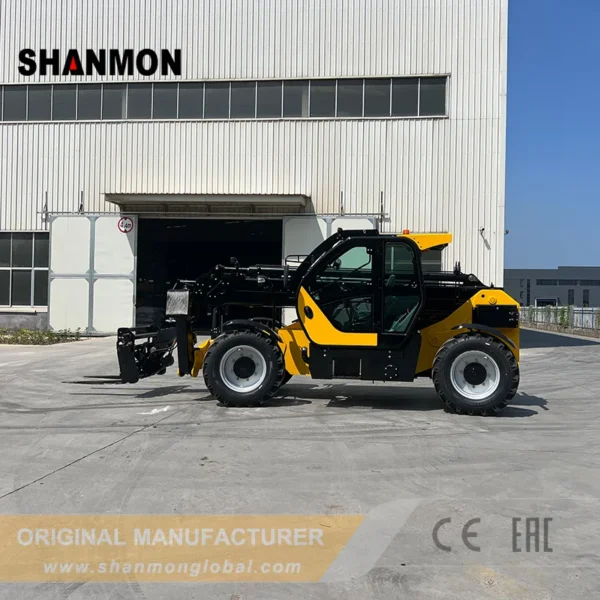 Shanmon 3511J telescopic handler, left view